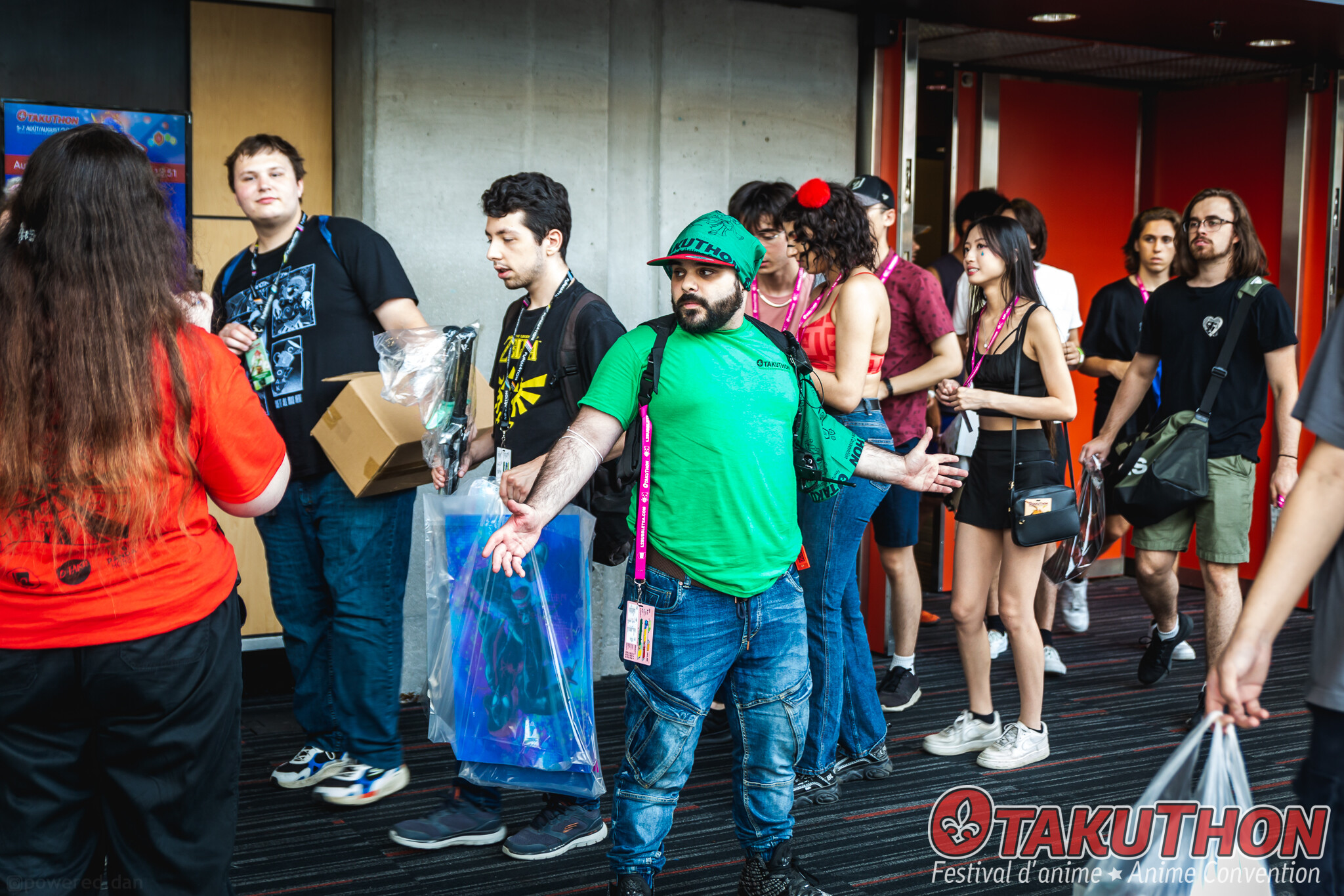 staff_top2 staff_top2